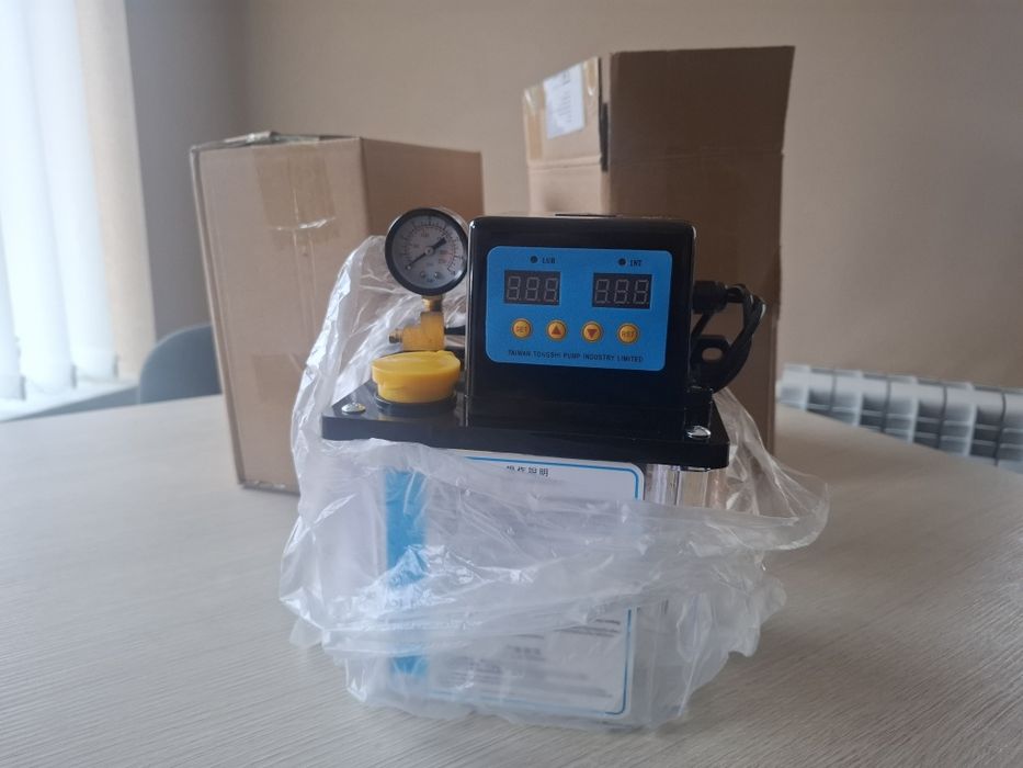 Automatyczna pompka centralnego smarowania 2L  110V