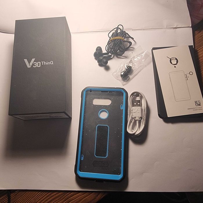 LG V30 64GB plus słuchawki B&O komplet