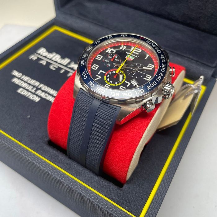Годинник TAG Heuer Formula 1 RED BULL CAZ101AL.BA0842 та