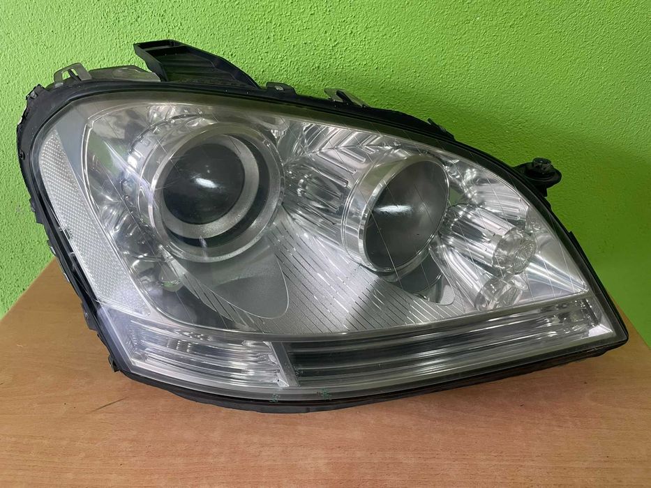 Farol Esquerdo Mercedes ML 350 de 2011