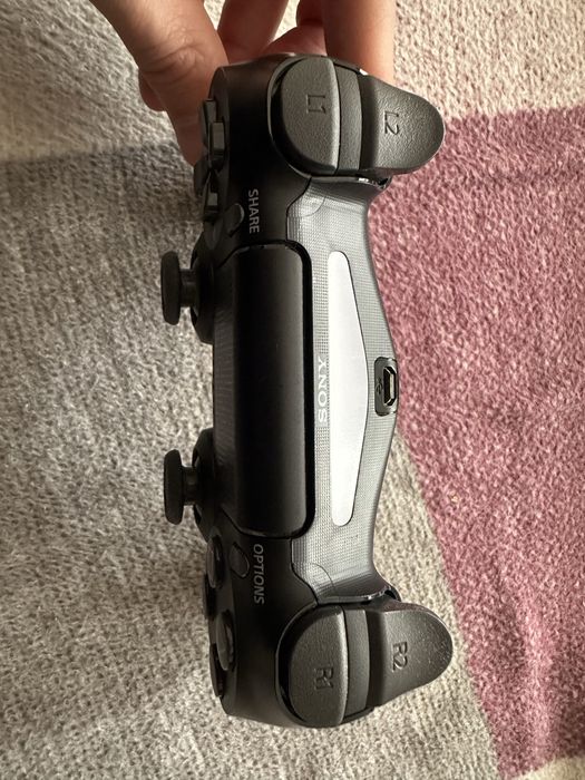 Геймпад Dualshok 4