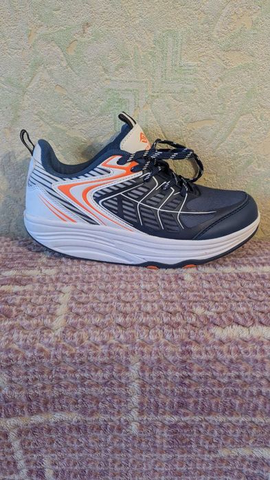 Продам кросівки Fusskleidung