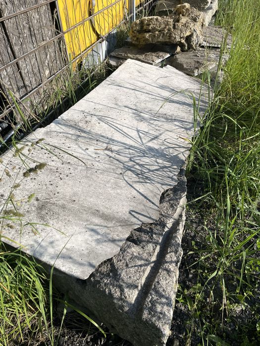 Marmur i granit , rozna grubość i wymiary płyt.