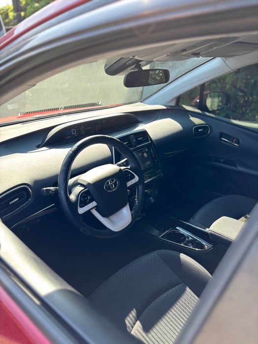 Оренда авто Prius