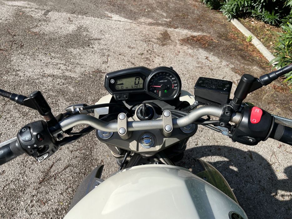 Yamaha XJ6 77cv 2011