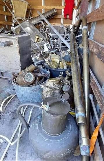 Recolho sucatas entulho e faco limpezas