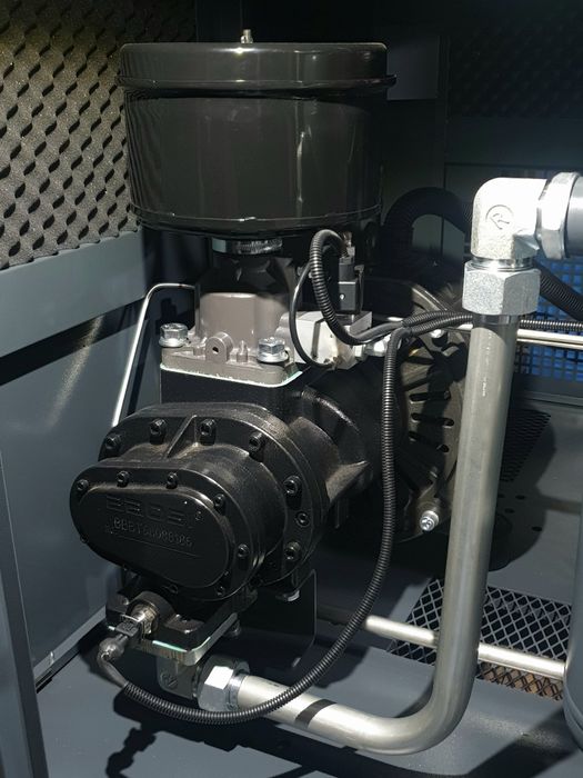 Kompresor śrubowy HQ 30 VS - 3200l/min