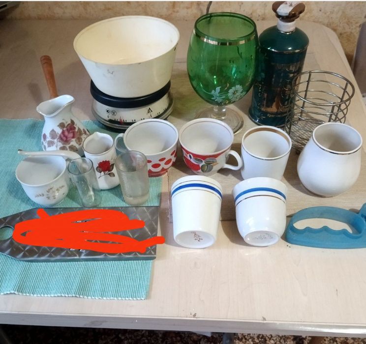 Кухонна утварь,посуд