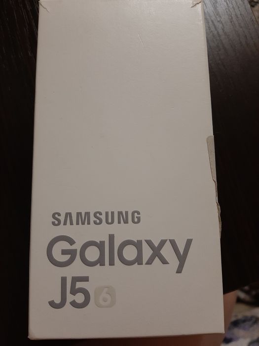Телефон Самсунг j5