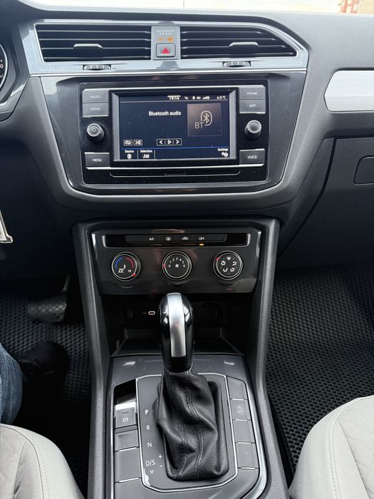 Volkswagen tiguan 2020 рік