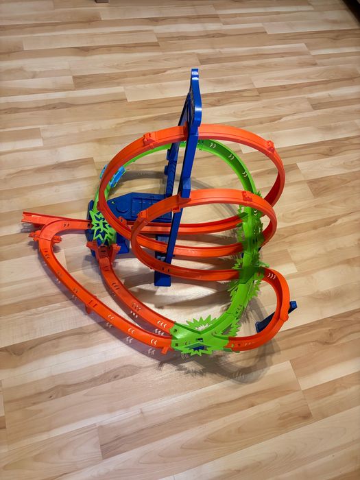 Tor hot wheels epicka pętla