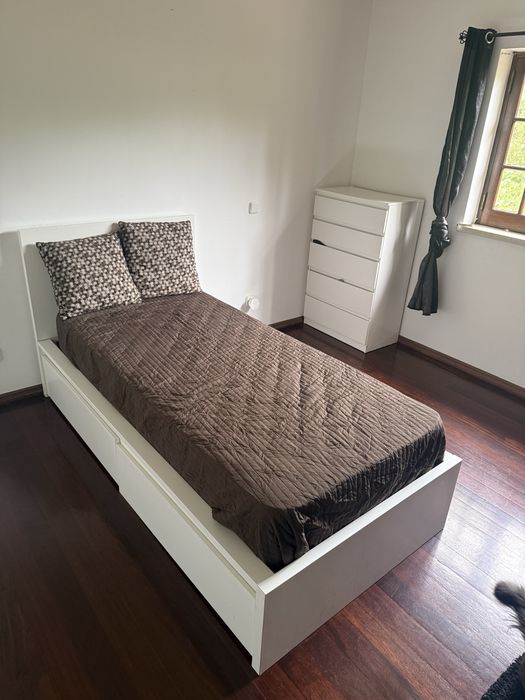 Cama solteiro+ colchão+ comoda+maquiadora