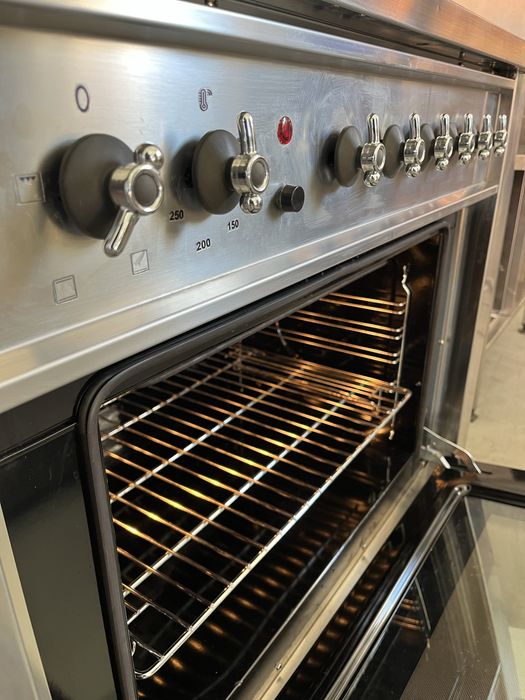 Професійна газова плита Indesit