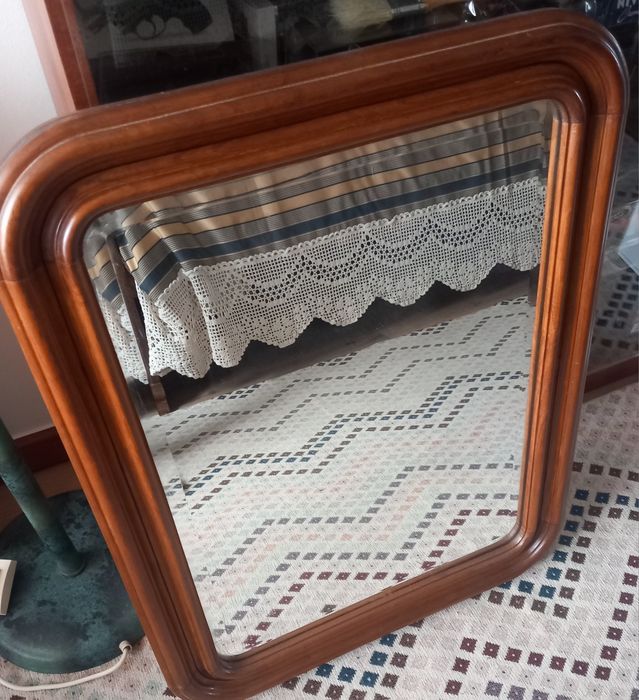 Espelho de parede em castanho