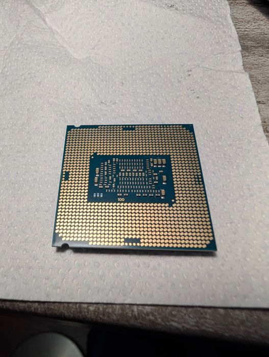 Sprzedam procesor Intel Core i3-8100 (Socket 1151) | Idealny stan, 100% sprawny