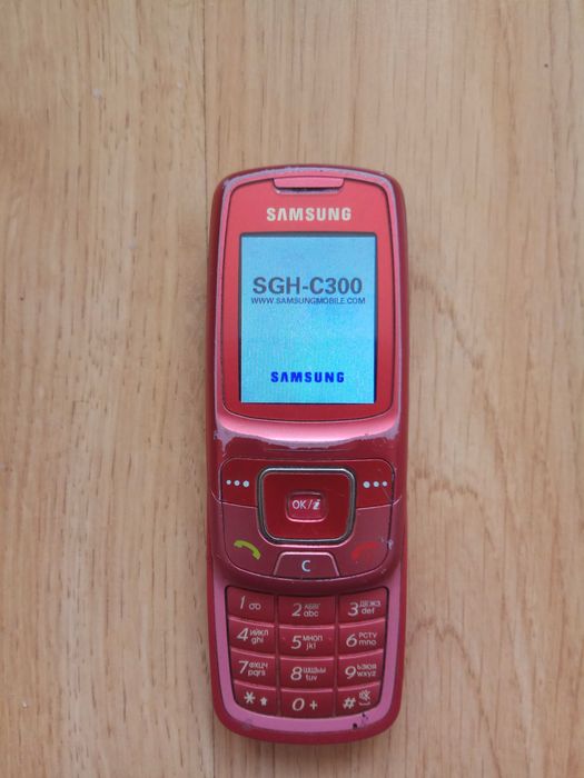 У гарному стані телефон Samsung SGH-С300 слайдер