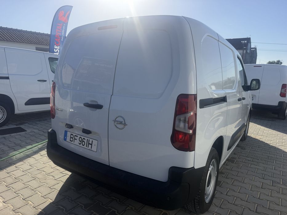 Opel Combo 11/2023 novo motor Iva incluido no Preço
