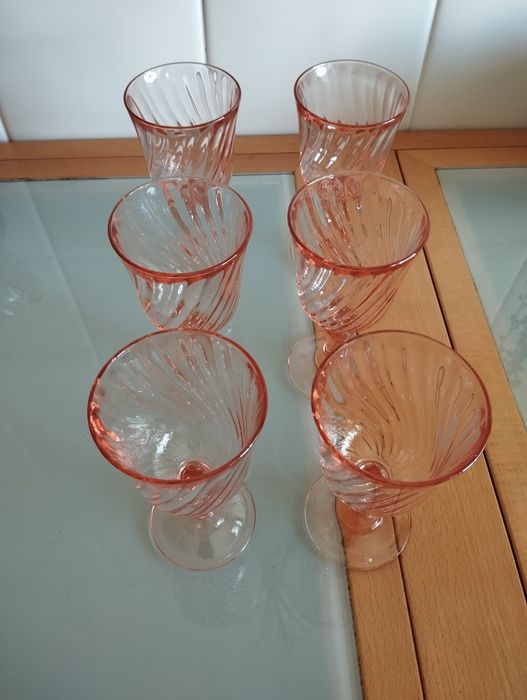 43 peças Novas- Pratos e copos arcoroc rosaline