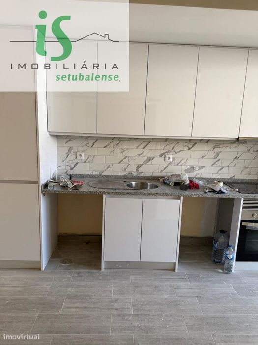 Moradia T4 Transformada Em T3 | Totalmente Remodelada | Casal De Figue