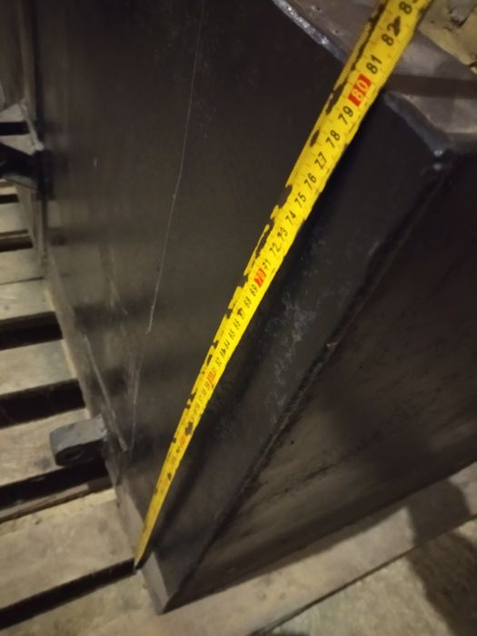 Навантажувач на задню навіску