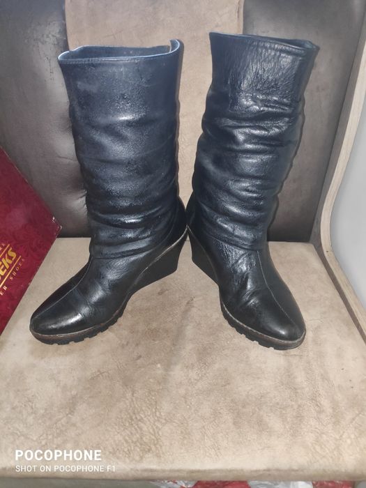 Продам якісні шкіряні зимові чоботи 38 розміру