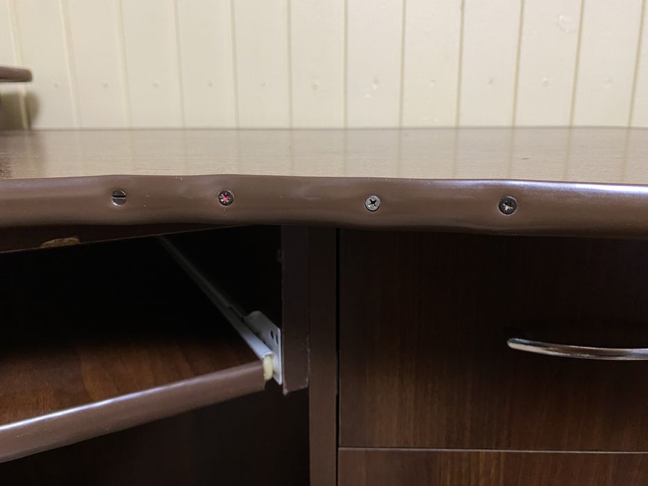 Стол компьютерный