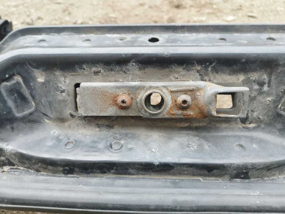 Замок капота нижня частина Mercedes Sprinter 906