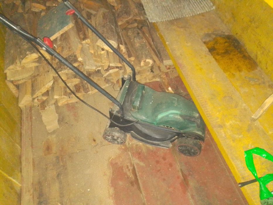 Продам електро косарку