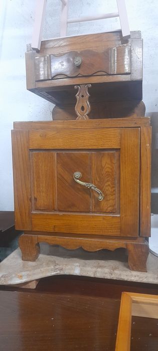 Mesas de cabeceira antigas