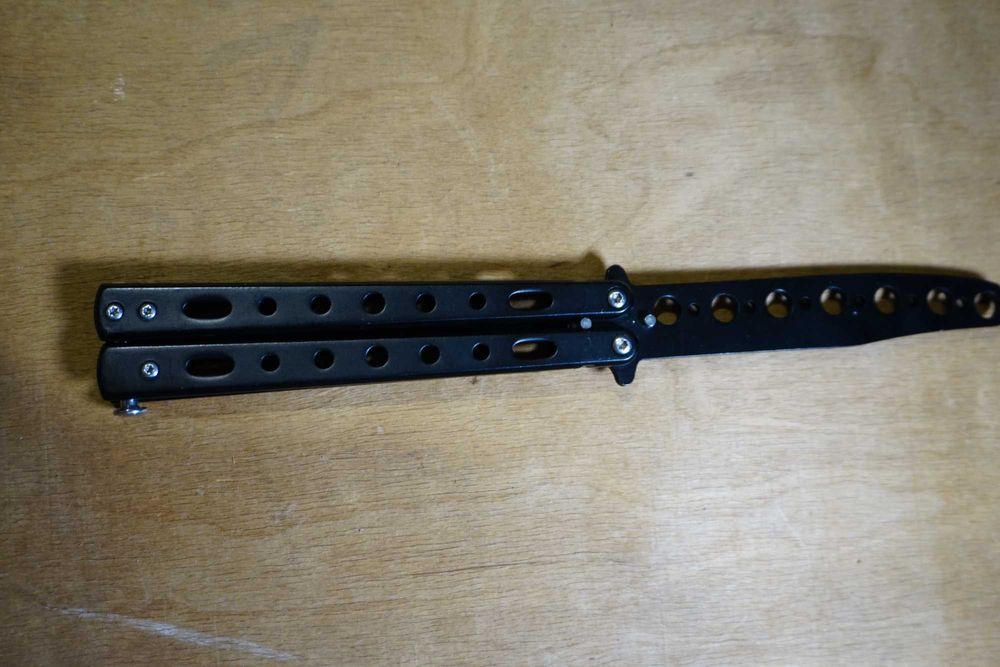 тренажер балісонг, метелик