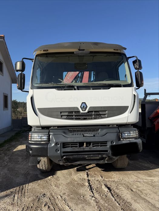 Renault kerax com ampiroll e grua