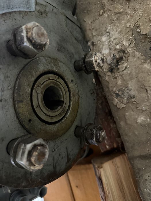 Silnik z prsekładnia / motoreduktorem