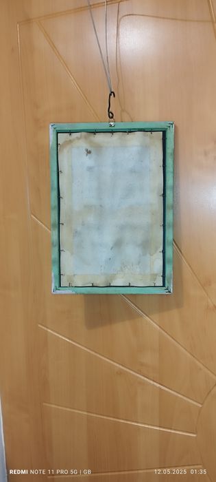 Sprzedam małe lusterko z czasów prl-u w drewnianej ramie