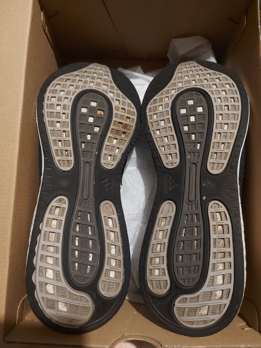 Бігові adidas supernova 10 uk