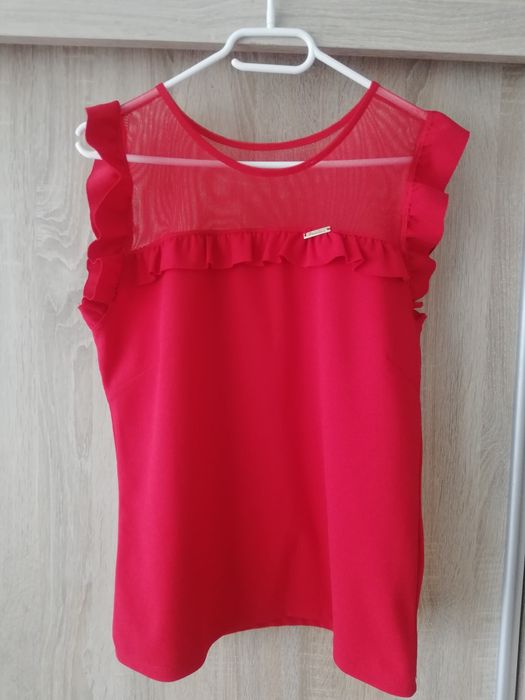 Bluzka czerwona z falbanką S