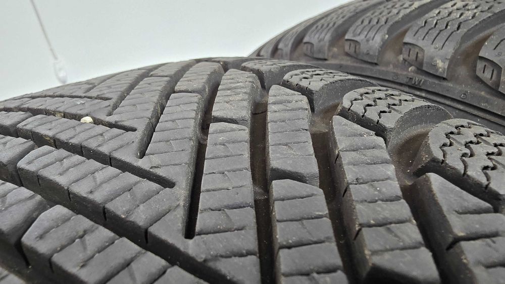 2x zimowe pirelli powergy winter 225/55/17 Jak nowe 24rok 90% bieżnika