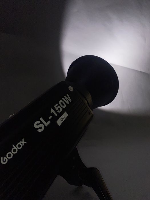 Постійне світло Godox SL150W