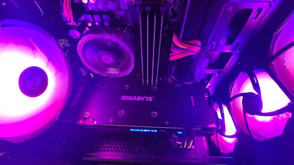 PC Gamer i7 7700 4.2Ghz | 16Gb DDR4 | GTX 1070 8GB | NVME+HDD | Win 11 | ARGB | TPM 2.0