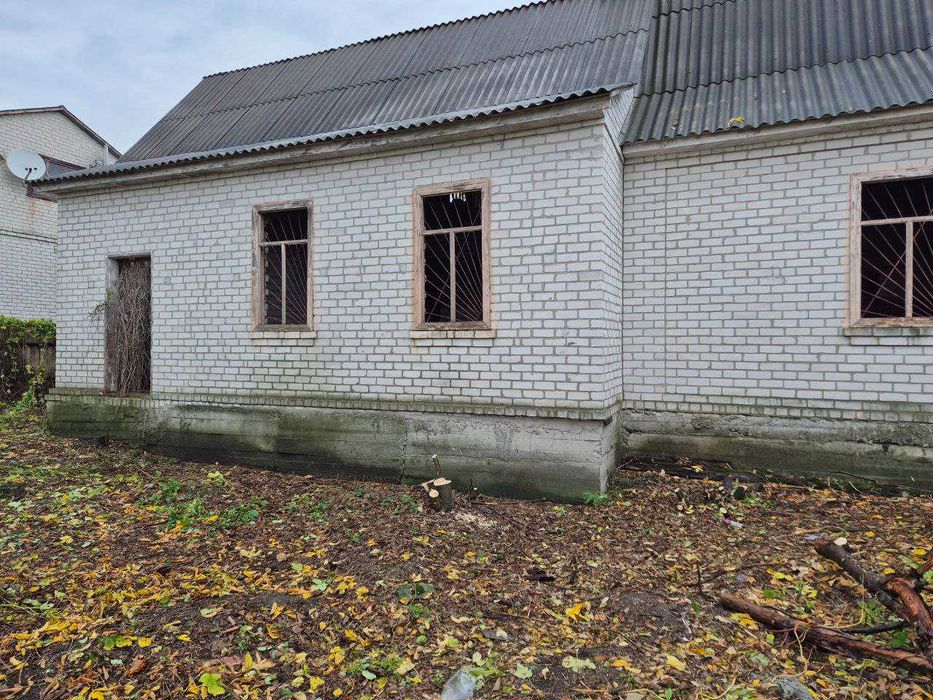 Будинок у селі Мошни