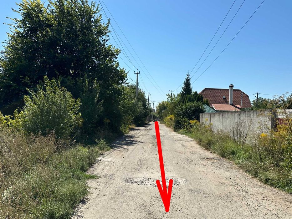 с.Тарасівка 25 соток під будівництво будинку, ділиться