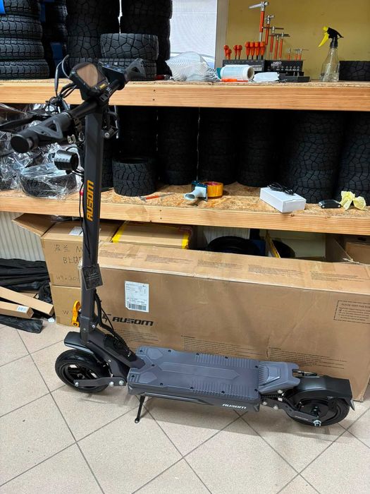 Ausom Gosoul 2 Pro Hulajnoga elektryczna powystawowa nr23, silnik 1400 W,akumulator 18 Ah 48 V, zasięg 90 km
