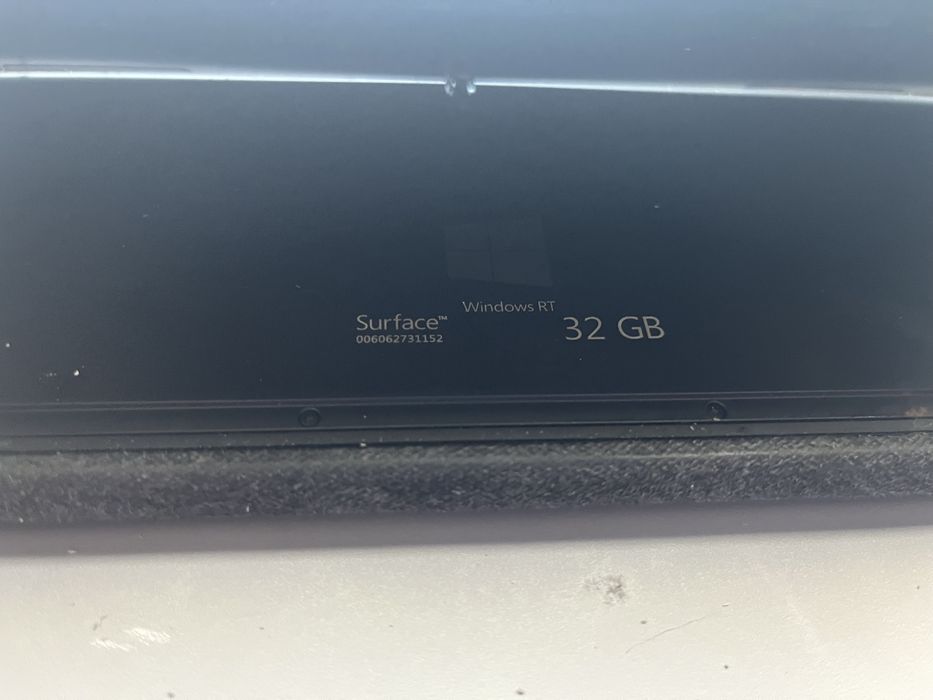 Планшет Microsoft Surface RT 32 ГБ 10.6