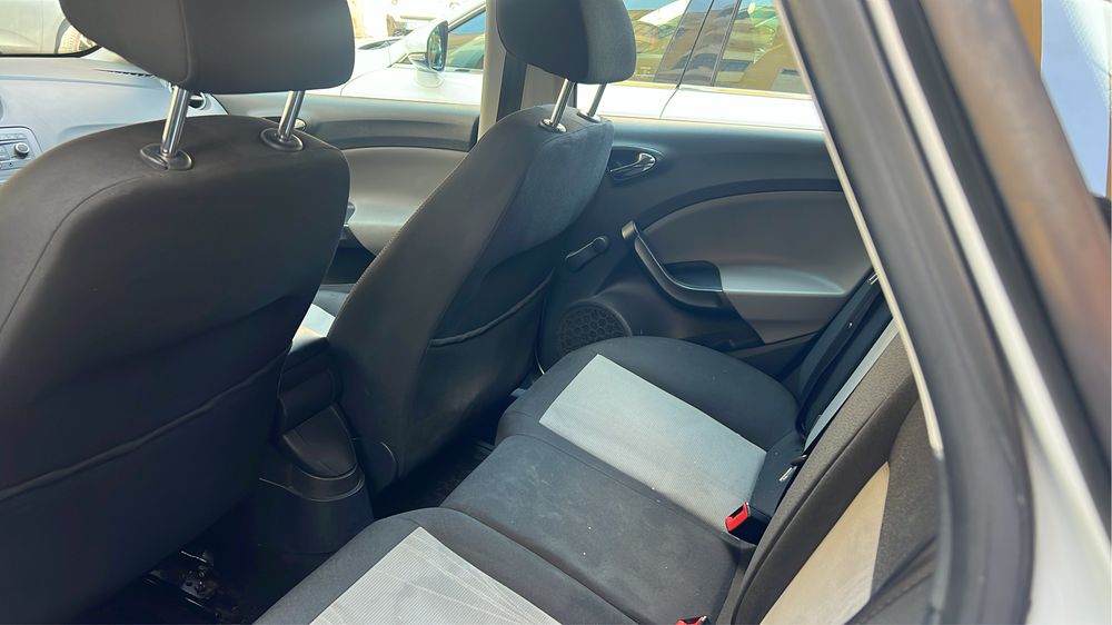 SEAT Ibiza ST — fotografia 8