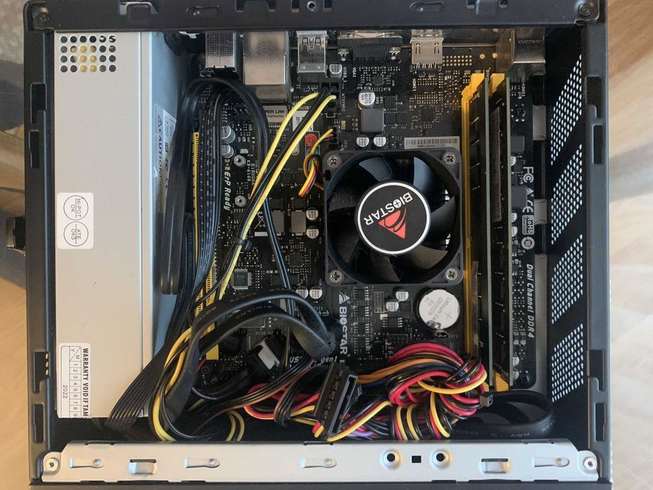 Biostar A10N-9830 DDR4 8 GB (max 32) RAM AMD Radeon R7 майже як нова!