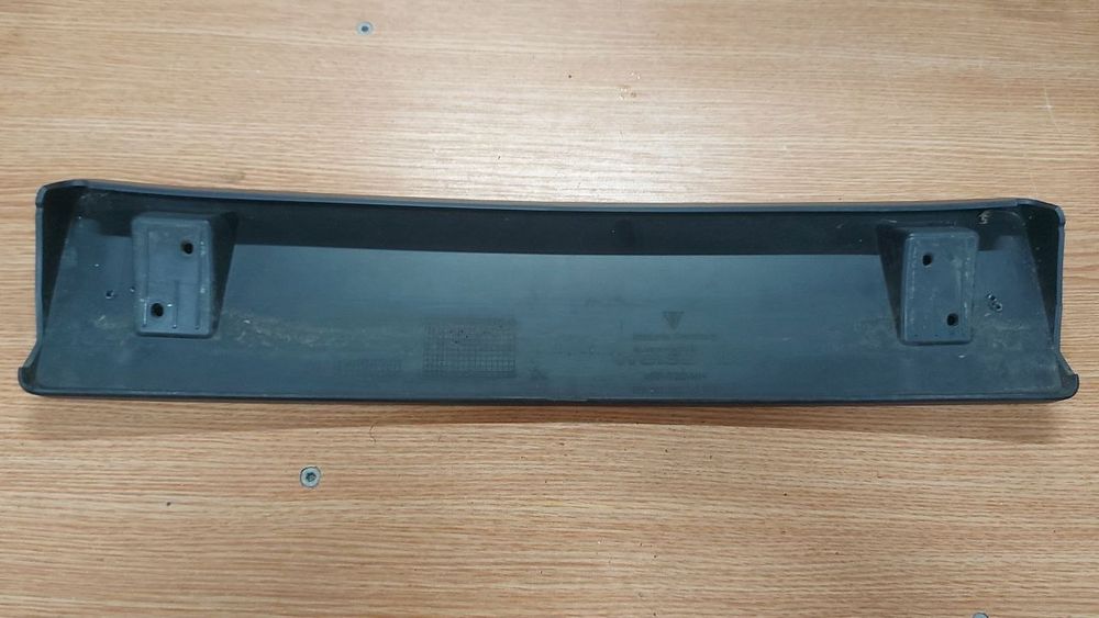 Porsche macan gts рестайл подіум номерного знака передній 95b807287ag