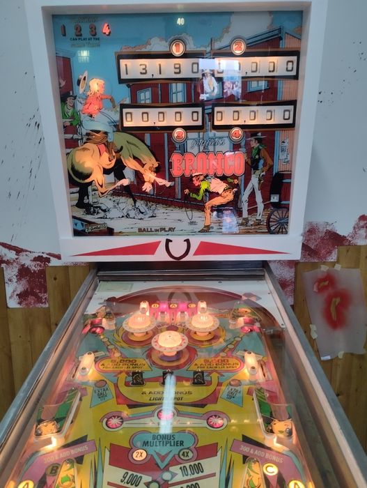 Pinball máquina de flipper o Bronco