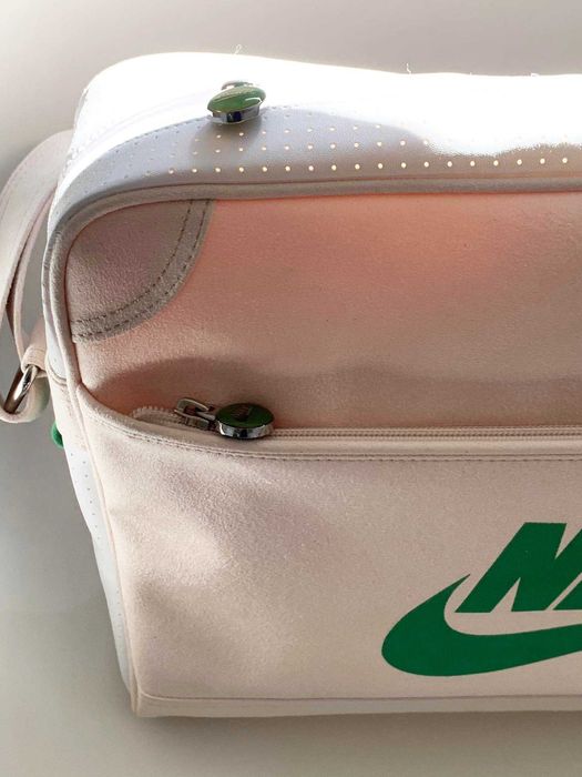 Mala tiracolo NIKE. Nova (com etiqueta)