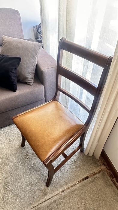 Mesa com cadeiras