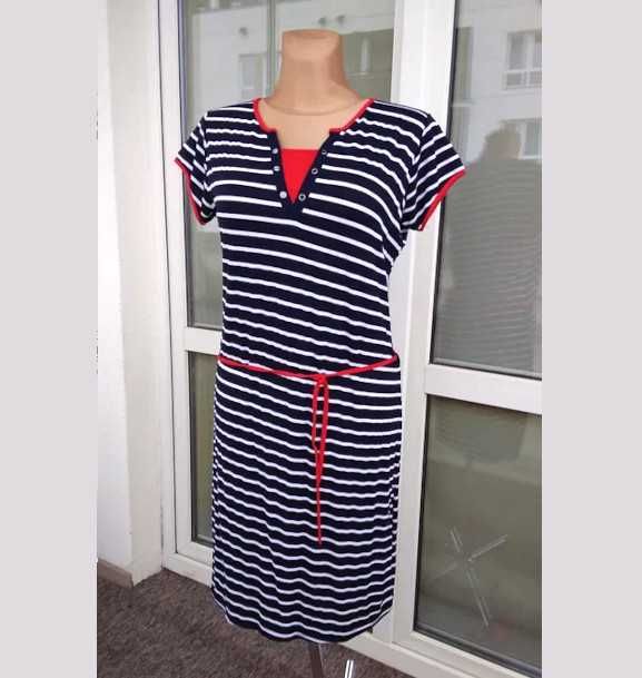 Letnia sukienka w granatowo-białe paski