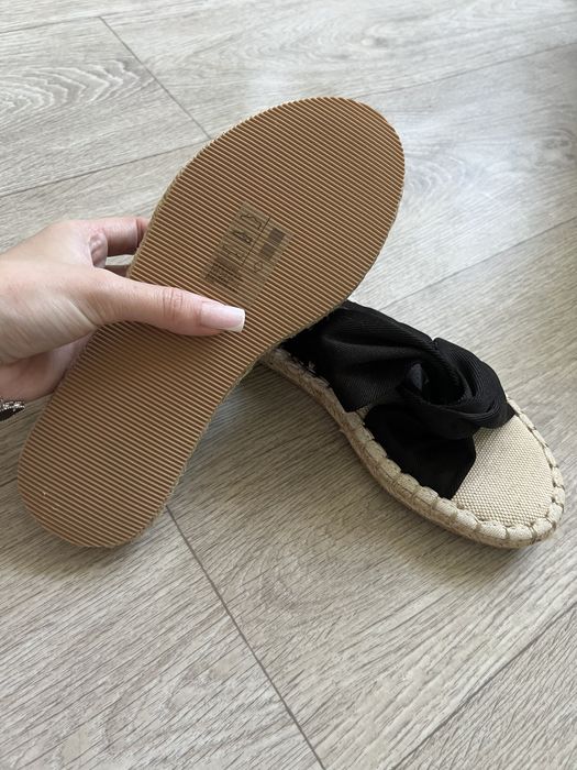 Тапки, шльопанці H&M